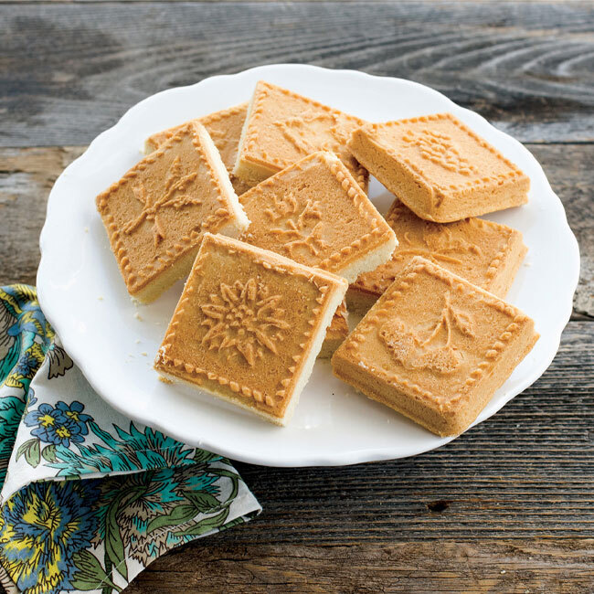 Nordic Ware English Shortbread Pan
