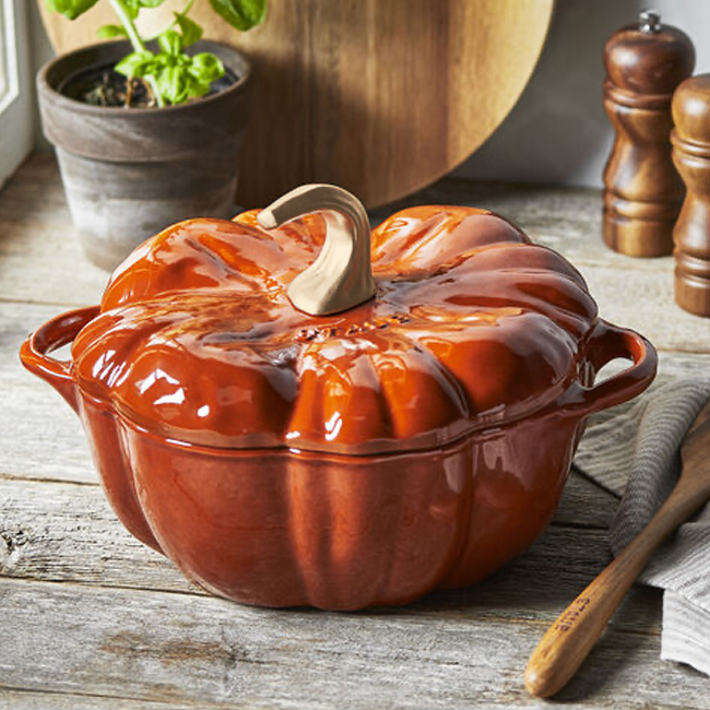 Cast iron cocotte