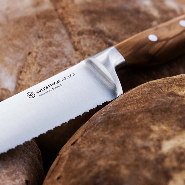 Wüsthof Amici 9-Inch Serrated Bread Knife