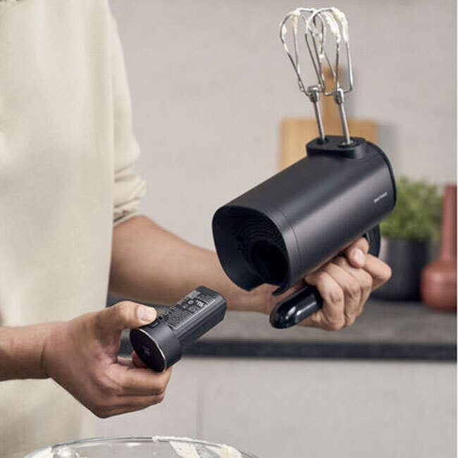 Zwilling XTEND Cordless Hand Mixer, Starter Set - battery