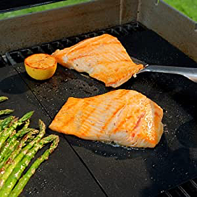 Grillight Grillmat | 2-Pack in use