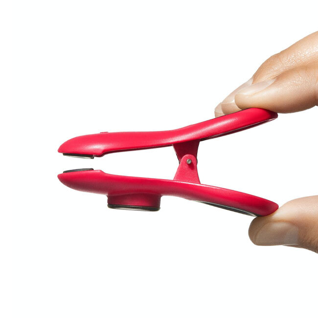 OXO Good Grips All-Purpose Magnetic Clips - (4 Pk.) - Red