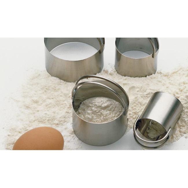 RSVP International Round Biscuit Cutter Set in use