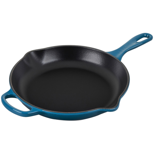 Le Creuset Signature 10.25 inch Cast Iron Round Skillet