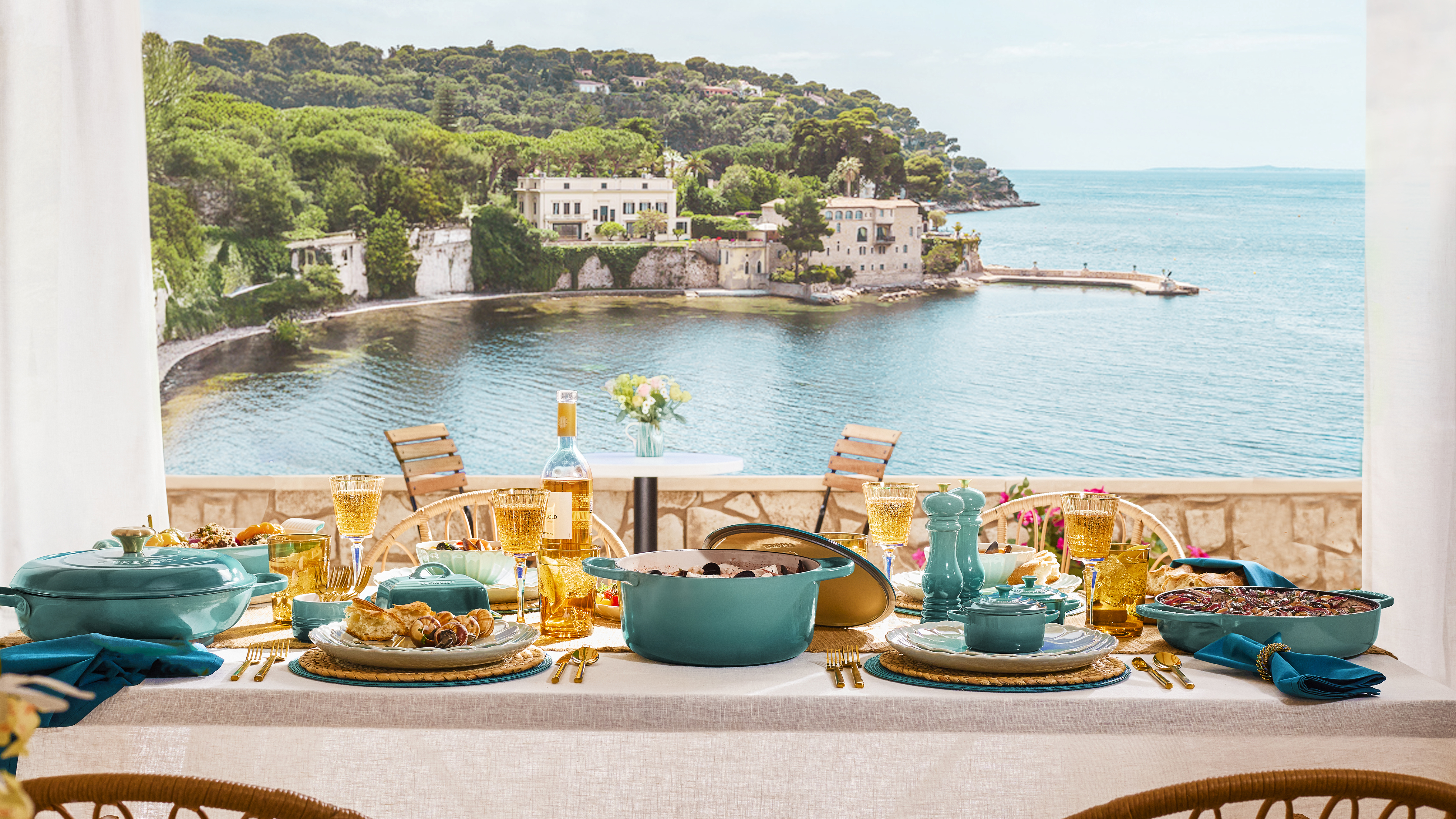Le Creuset Riviera and Sea image