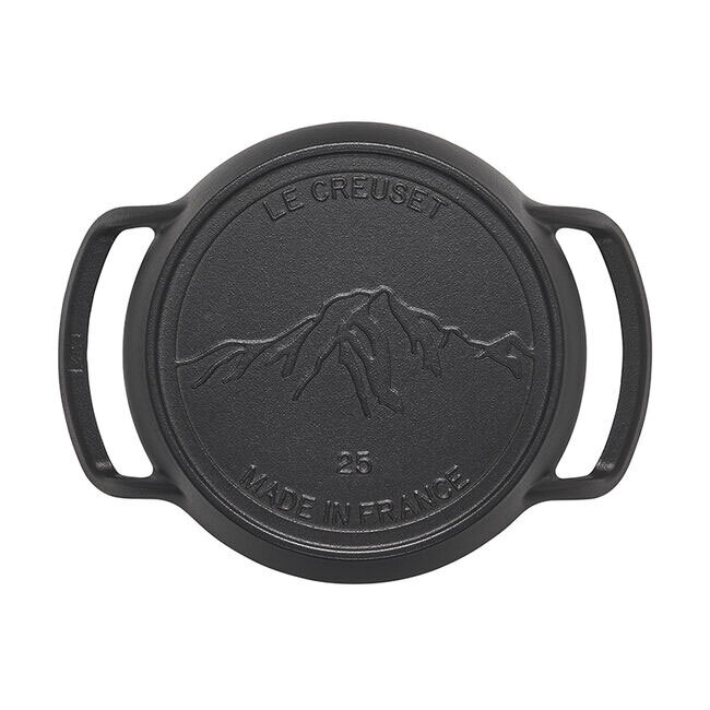 Le Creuset Alpine Outdoor Collection Skillet - bottom