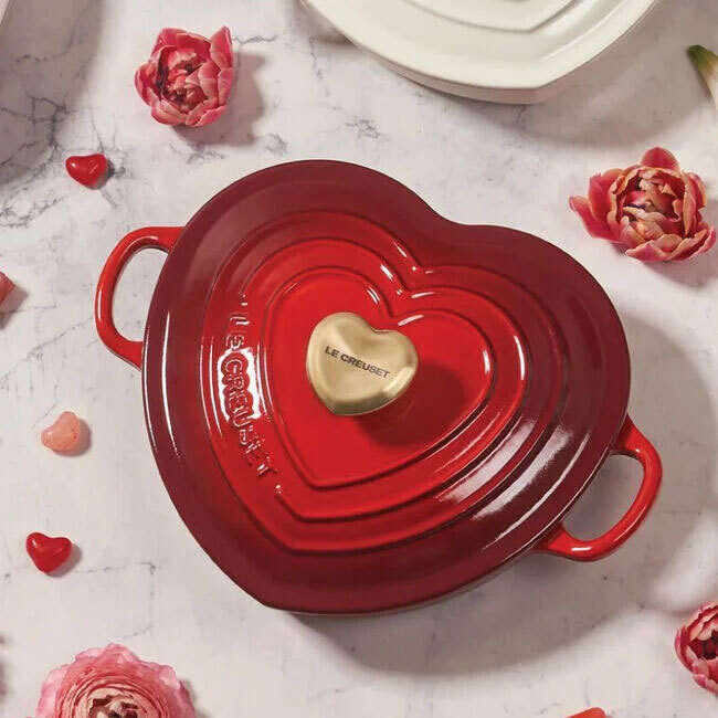 Le Creuset Shallow Heart Cocotte with Light Gold Heart Knob | 1.25 Qt.