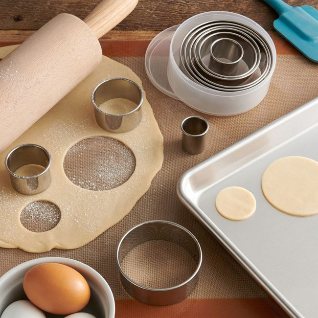 Mrs. Anderson's Baking Round Cutters with Reusable Storage Container | Set of 10