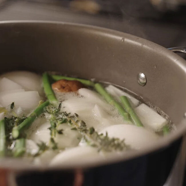 VIKING Pureglide Pro 3-Ply 6 Qt. Dutch Oven with Metal Lid	