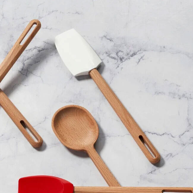 Le Creuset Signature Silicone Medium Spatula | White