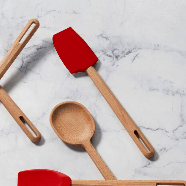 Le Creuset Signature Silicone Medium Spatula | Cerise