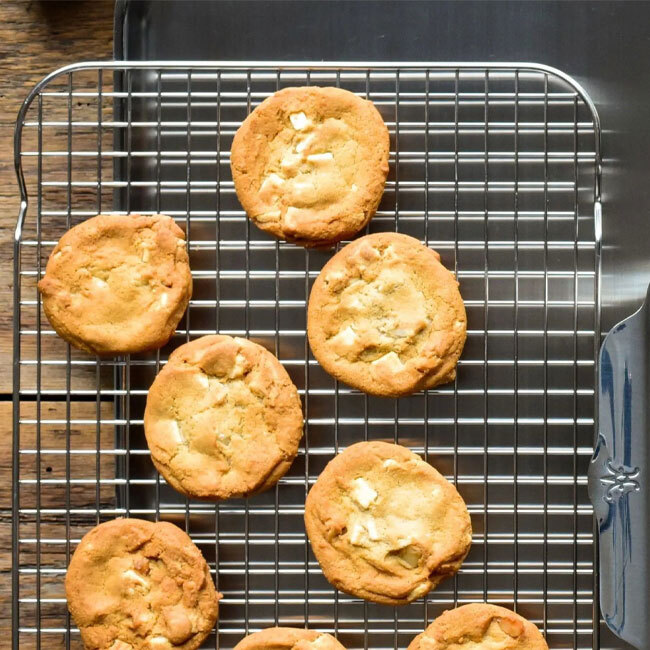 Hestan Provisions OvenBond Stainless Steel Medium Pan Rack with cookies
