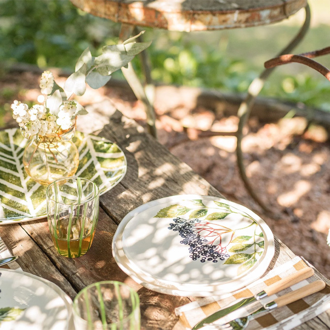 Vietri Foresta Primavera Elderberry Salad Plate in situ