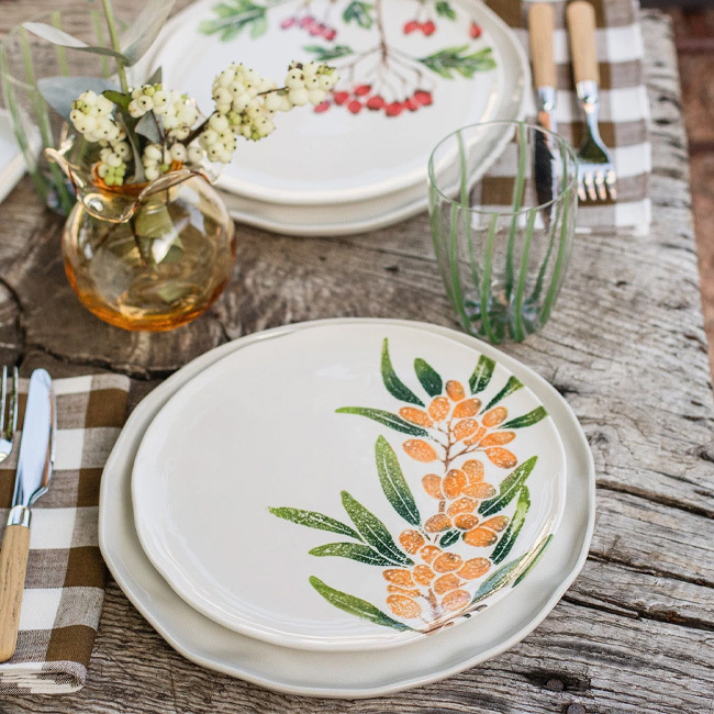 Vietri Foresta Primavera Hawthorn Salad Plate in situ