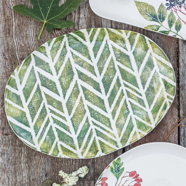 Vietri Foresta Primavera Geometric Medium Oval Platter in situ