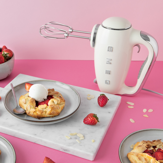 Smeg Handmixer - Rot - Baking and Cooking