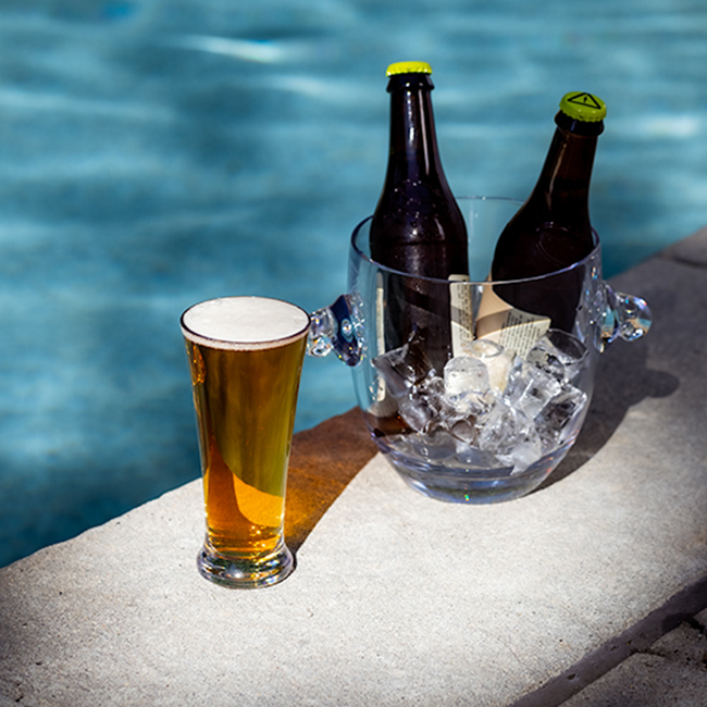 BOLD Drinkware Titan Pilsner Glass | 14 oz. Poolside