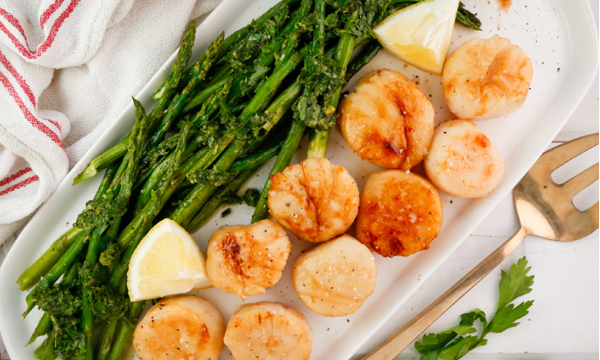 Pan Seared Sea Scallops with Asparagus and Lemony Herbs