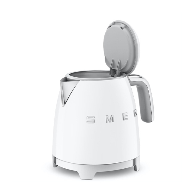 Smeg 3.3-Cup Electric Mini-Kettle | White