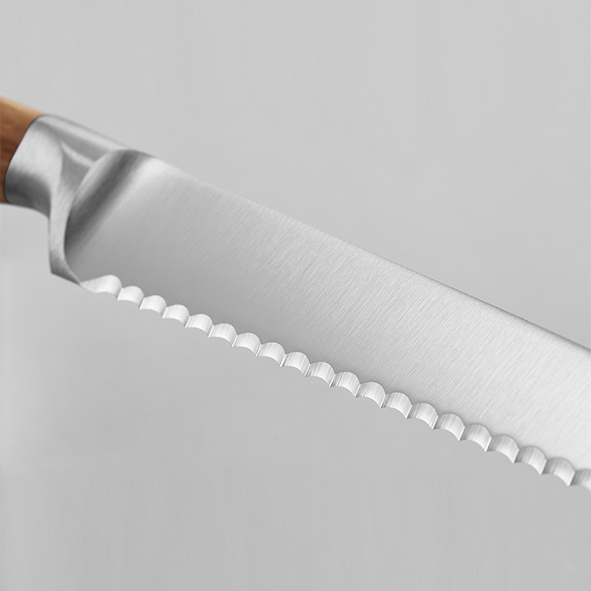 Wüsthof Amici 9-Inch Serrated Bread Knife