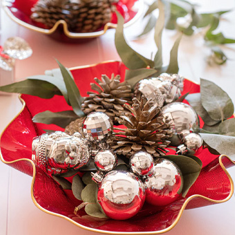 Vietri Holiday Glassware logo Category