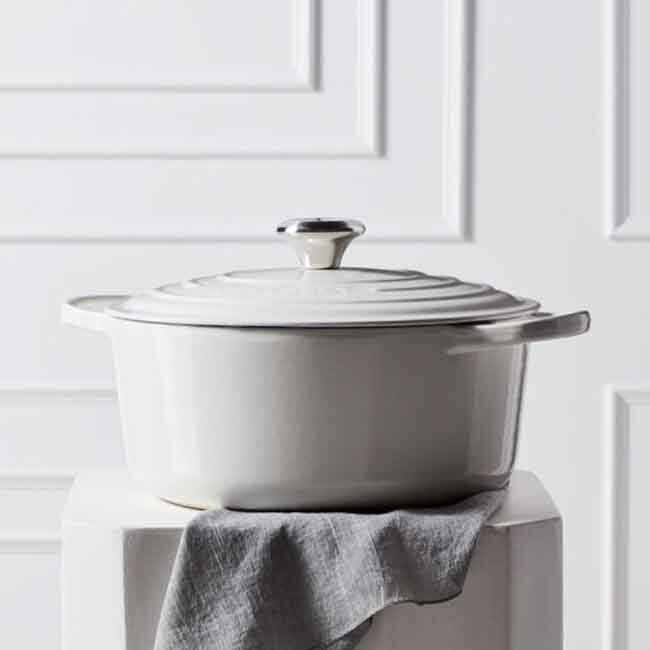 Signature Round Dutch Oven 5.5 qt - Creative Kitchen Fargo