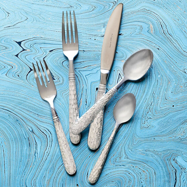 Vietri Bugatti Martellato Place Knife | Stainless Steel with place setting