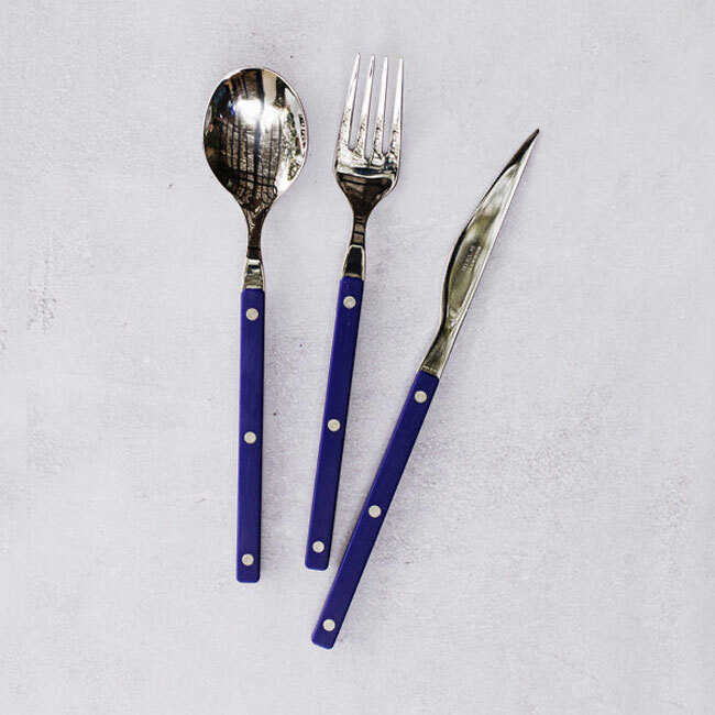 Vietri Bugatti Pastello Place Knife | Navy setting