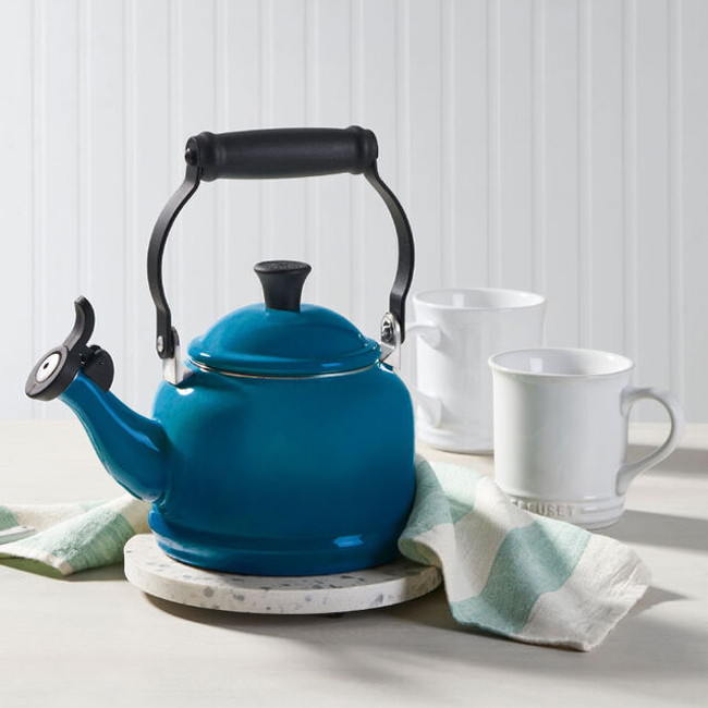 Le Creuset Demi Whistling Teakettle 